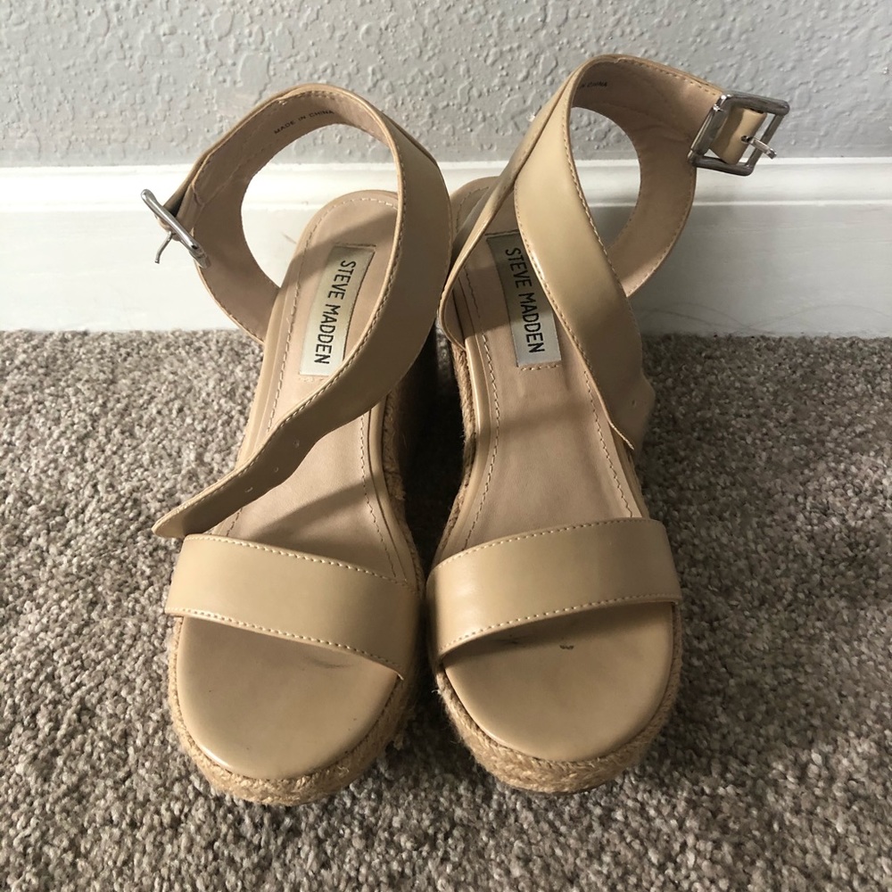 Nude wedges